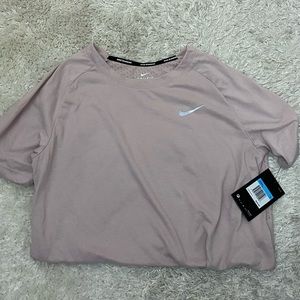 Nike top